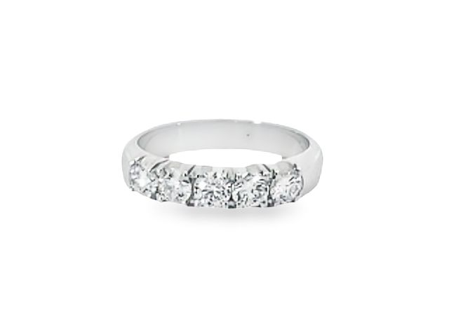 0.90 ctw Diamond Band