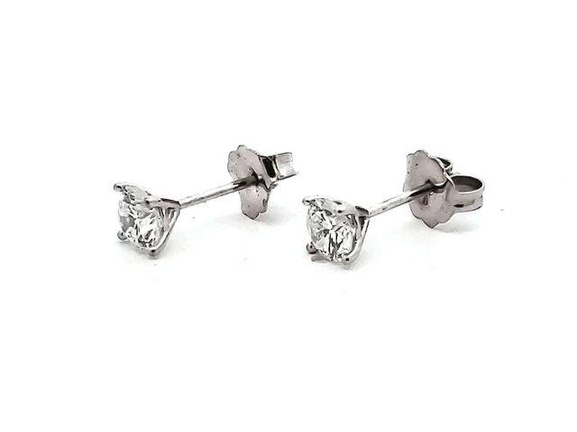 0.30 ctw Diamond Studs