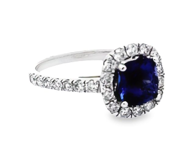 Tanzanite & Diamond Ring