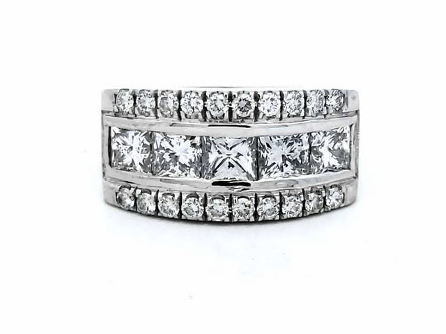 3.17 ctw Fancy Diamond Band