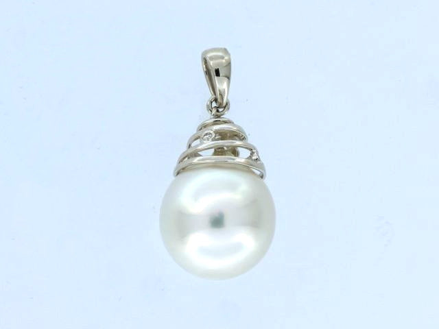 South Sea Pearl Pendant w Diamonds