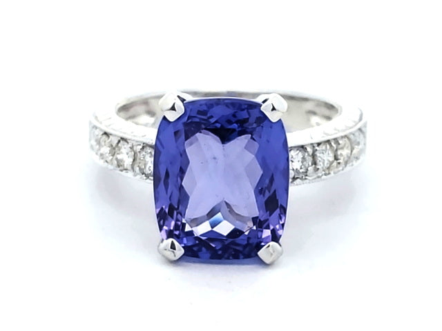 Tanzanite & Diamond Ring