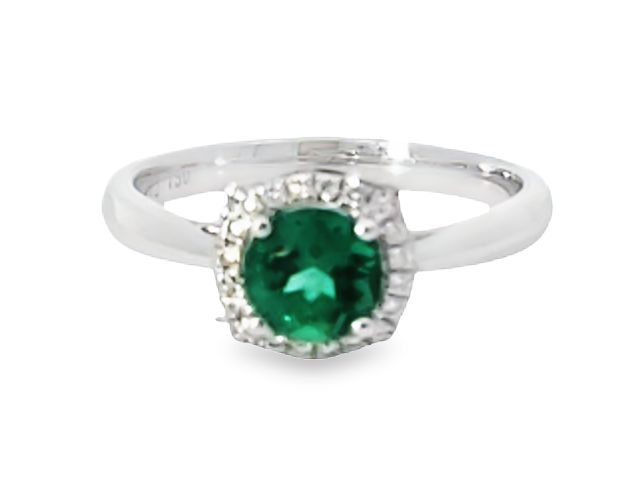 18 Kt Emerald And Diamond Ring