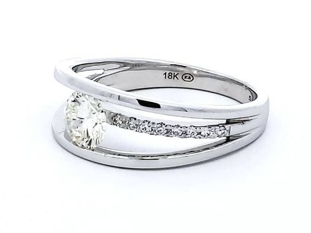 0.83 ctw  Fancy Diamond Ring